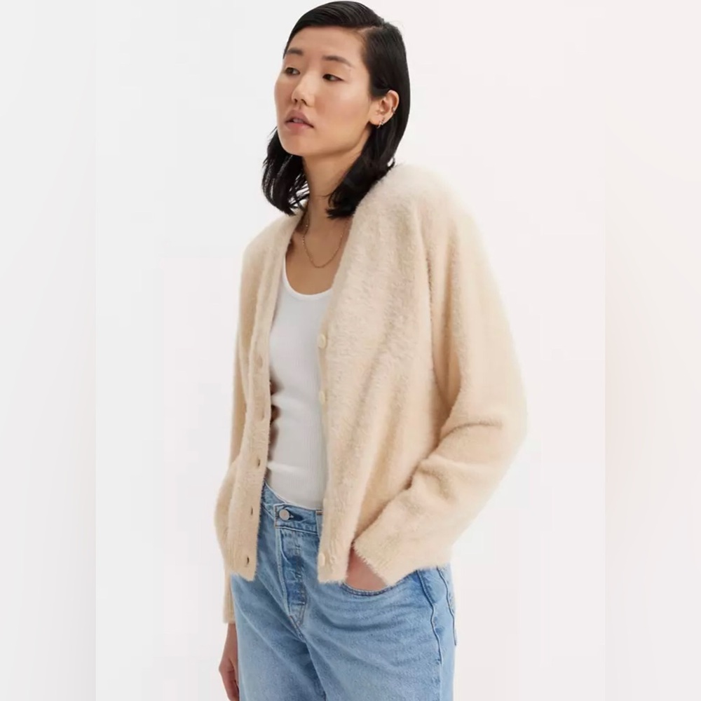 Levi’s Betty Beige Safari deep v-front fuzzy Cardigan size medium brand new‎